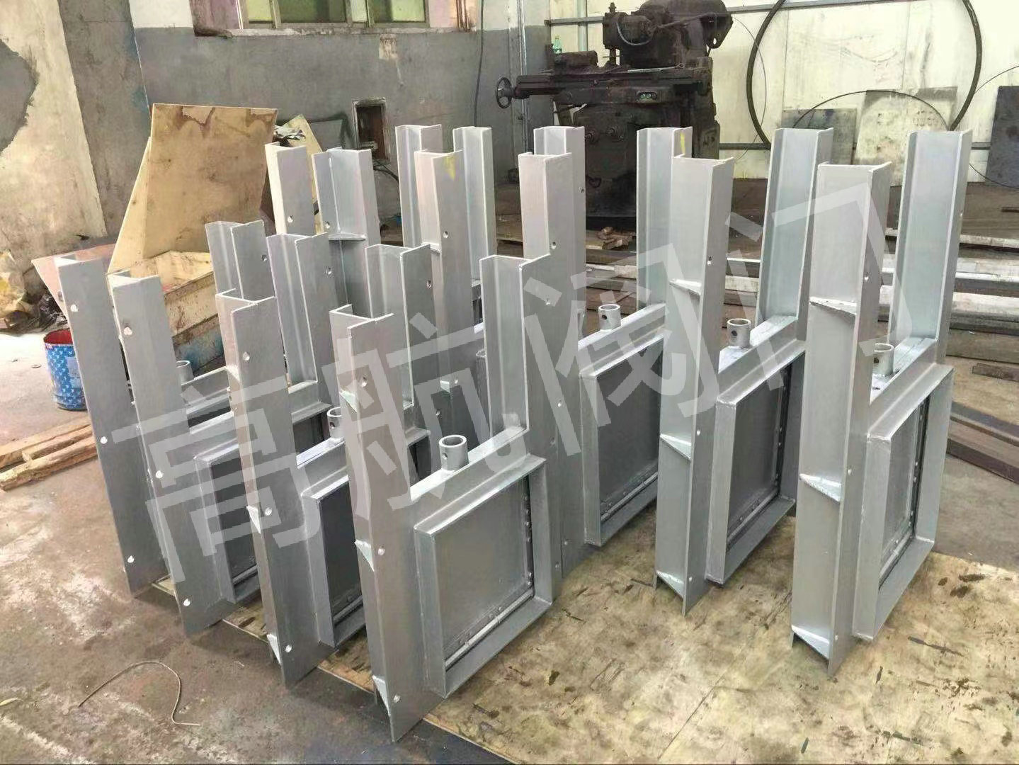 附壁式闸门 (13)